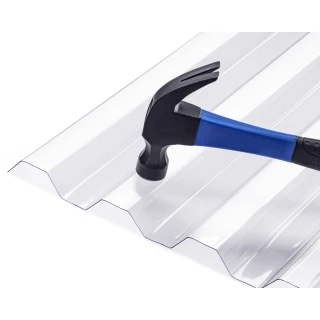 młotek vs poliwęglan